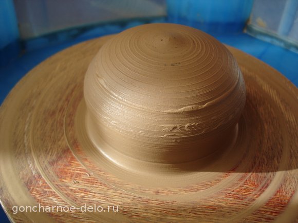 Pottery: forming the bottom