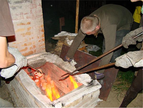 Обжиг в русской печи посуды