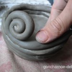 Лепка из глины сосуда: ленточно-жгутовая техника