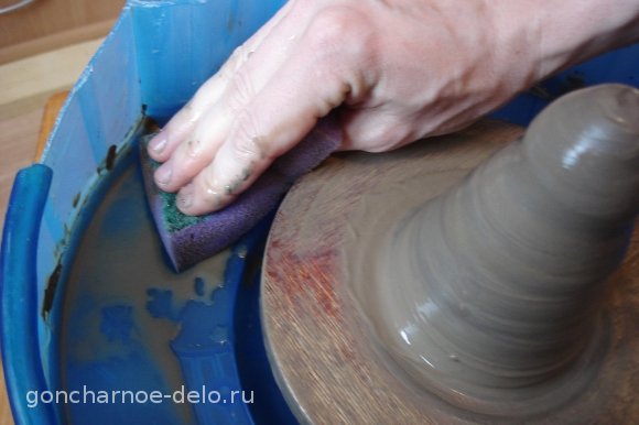 Pottery: Don’t forget to wipe off water with a sponge.